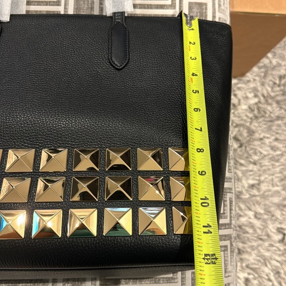MICHAEL Michael Kors Sinclair NWT Tote Bag with front Gold Studs and top zipper - Picture 11 of 16